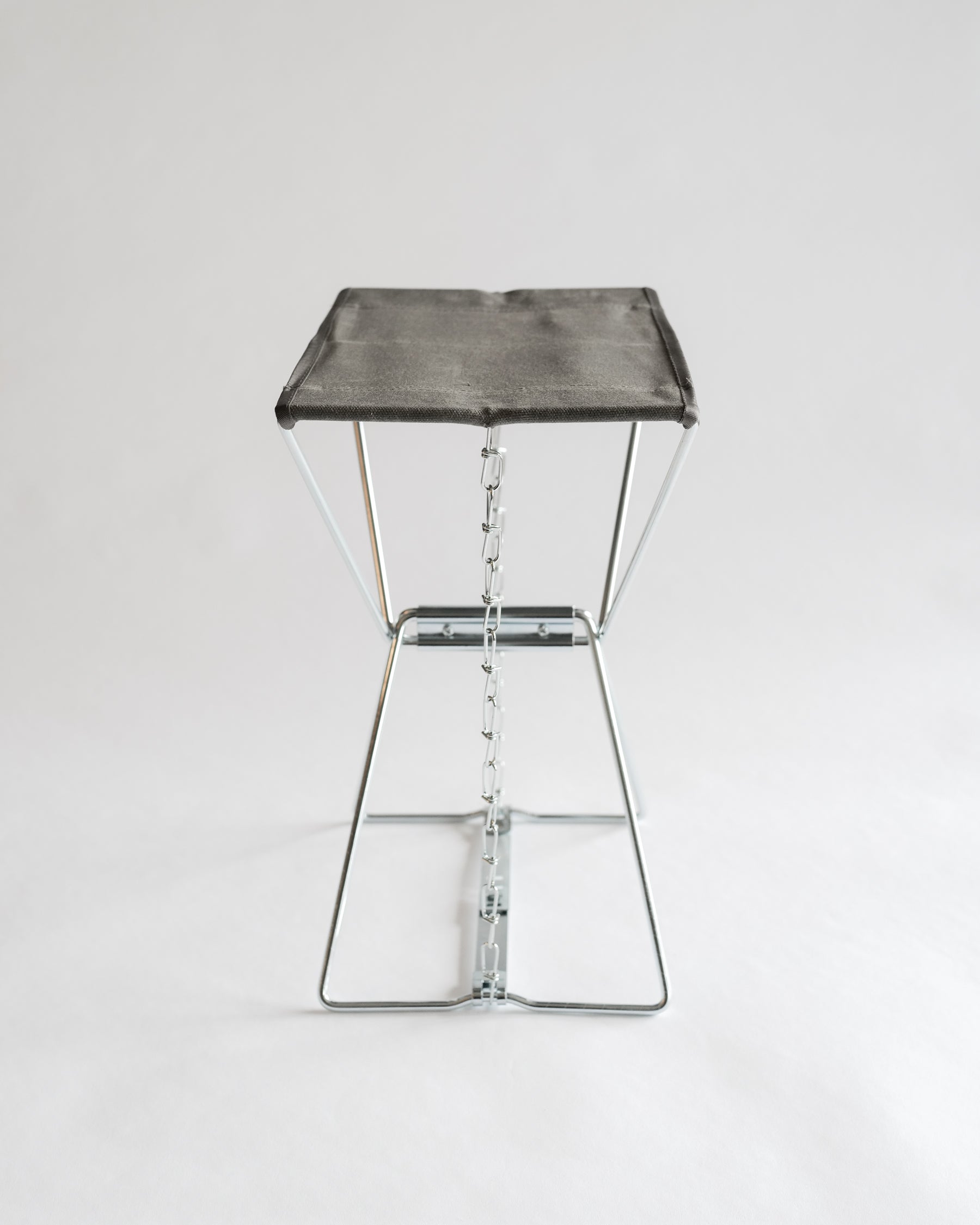 wanderout / Universal Stool Silver – SORT