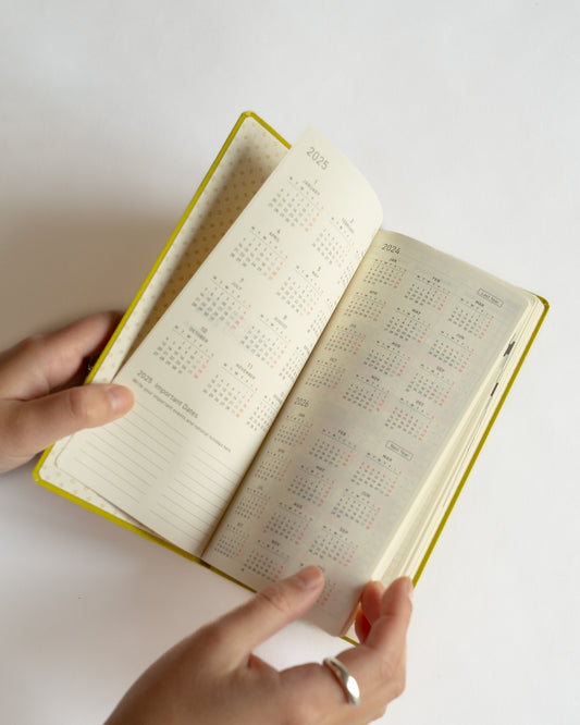 Hobonichi Techo 2025 Planner Weeks — Hardcover English Ed. (3.7" x 7.4")