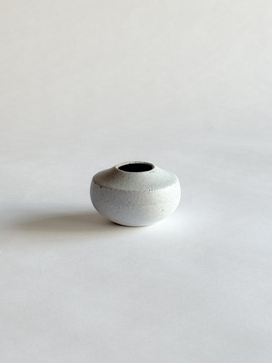 (J9) Janice Wong Vase — Cloud White Stoneware