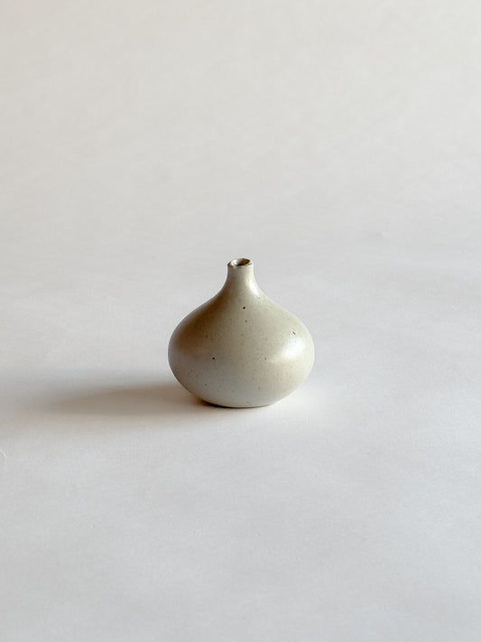 (J11) Janice Wong Vase — Flax Stoneware