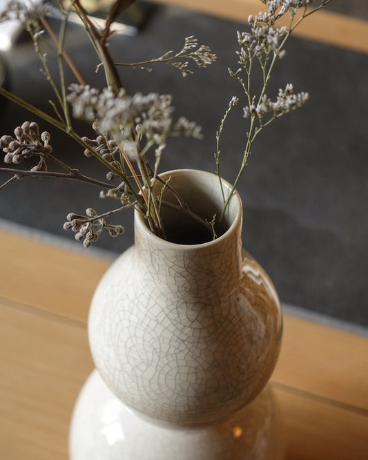 (S5) Shanene Lau — Off-white crackle stacked vase