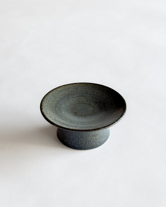 (J3) Janice Wong Elevated Plate — Deep Moss Stoneware