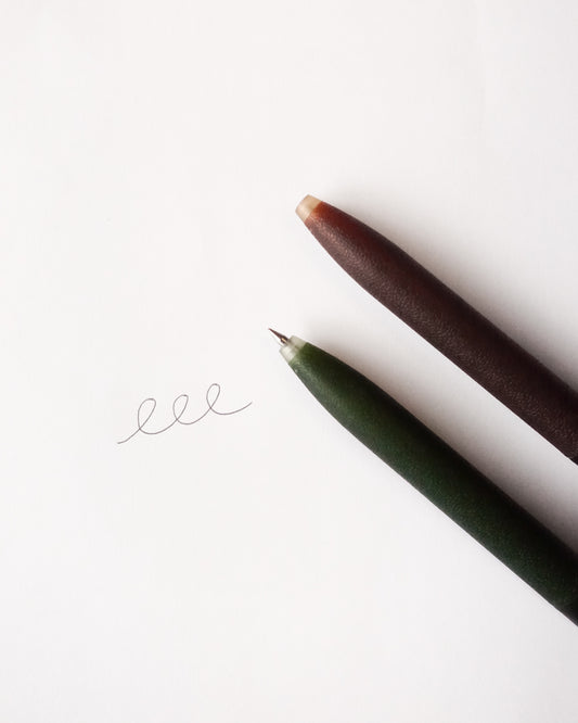 Pentel Calme Monochrome Ballpoint Pen Limited Edition Colours — 0.5mm (Black Ink)