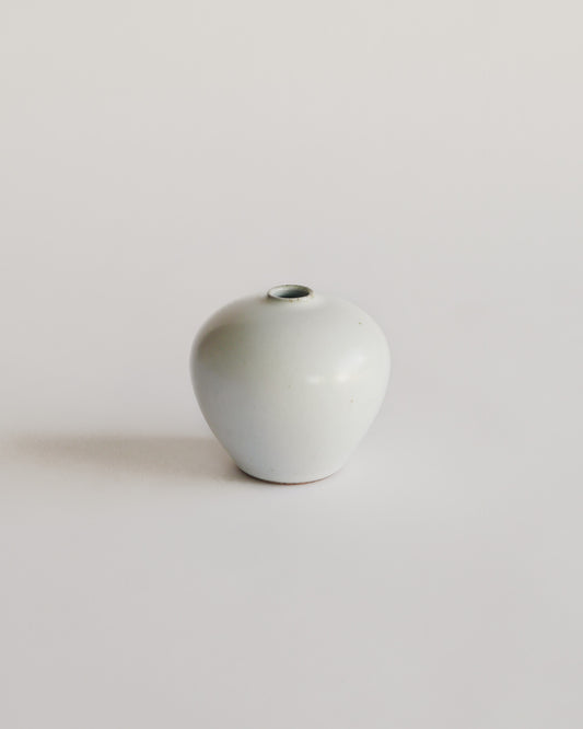 Seiryugama Japan Single-flower Porcelain Vase