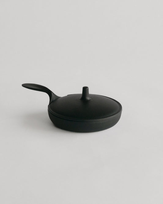 Rikucho Ogasawara Small Cast Iron Pan (with Lid)